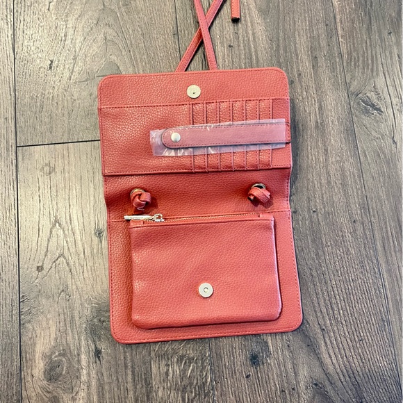 Steve Madden Purse with Over the Shoulder Strap - Picture 6 of 6